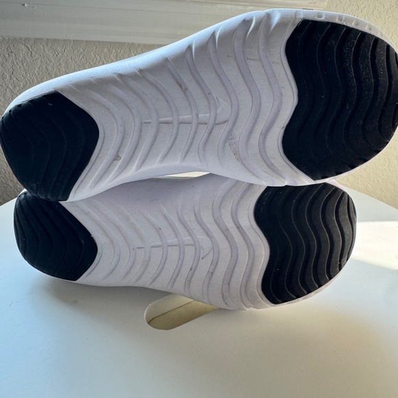 Nike Flex Runner 3 Big Kids' Road Running Shoes Grey, size 1.5 - Picture 6 of 7